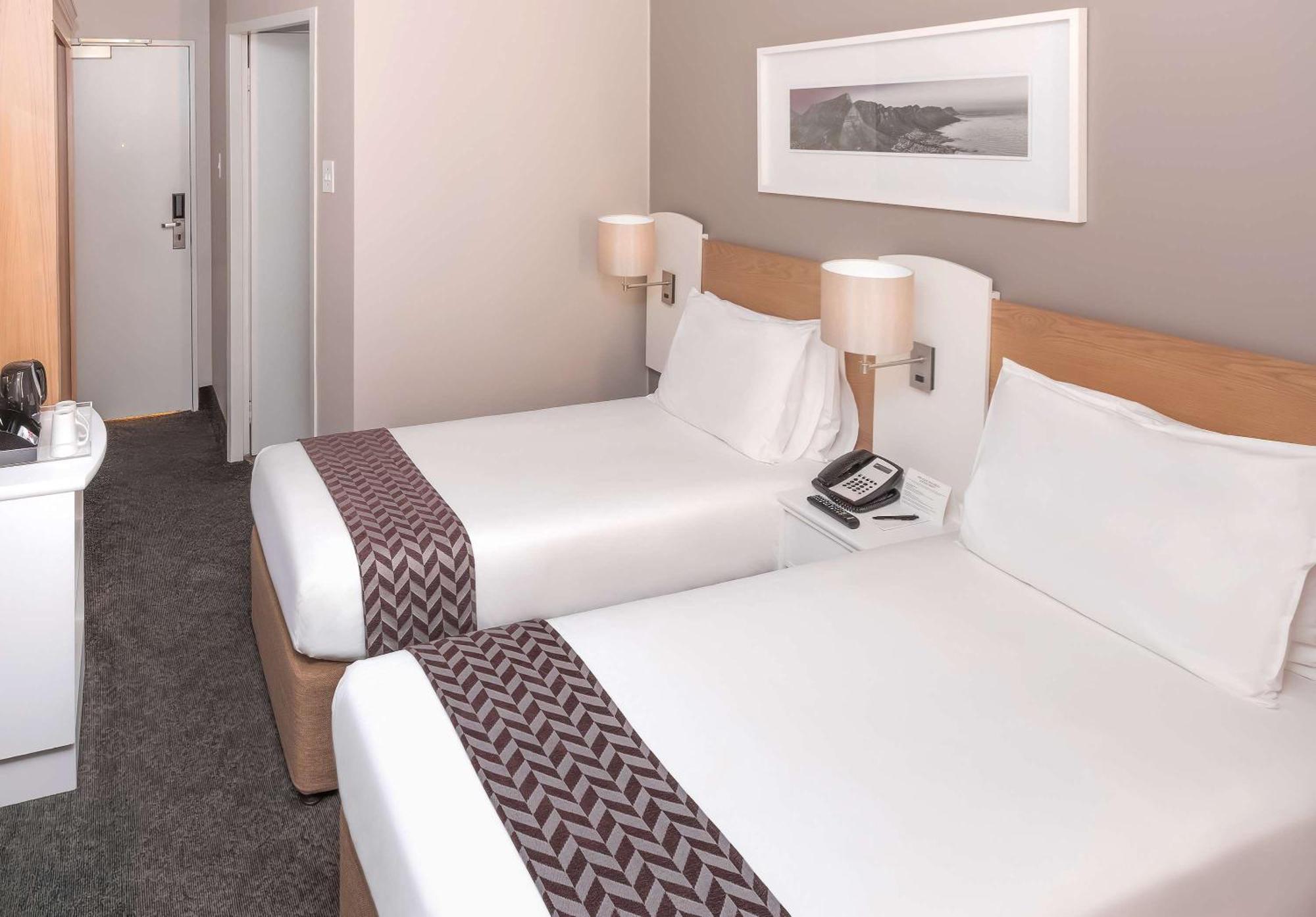 Stayeasy Century City Le Cap Extérieur photo